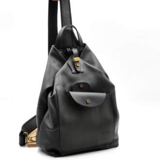 TARGET SLING BAG black leather