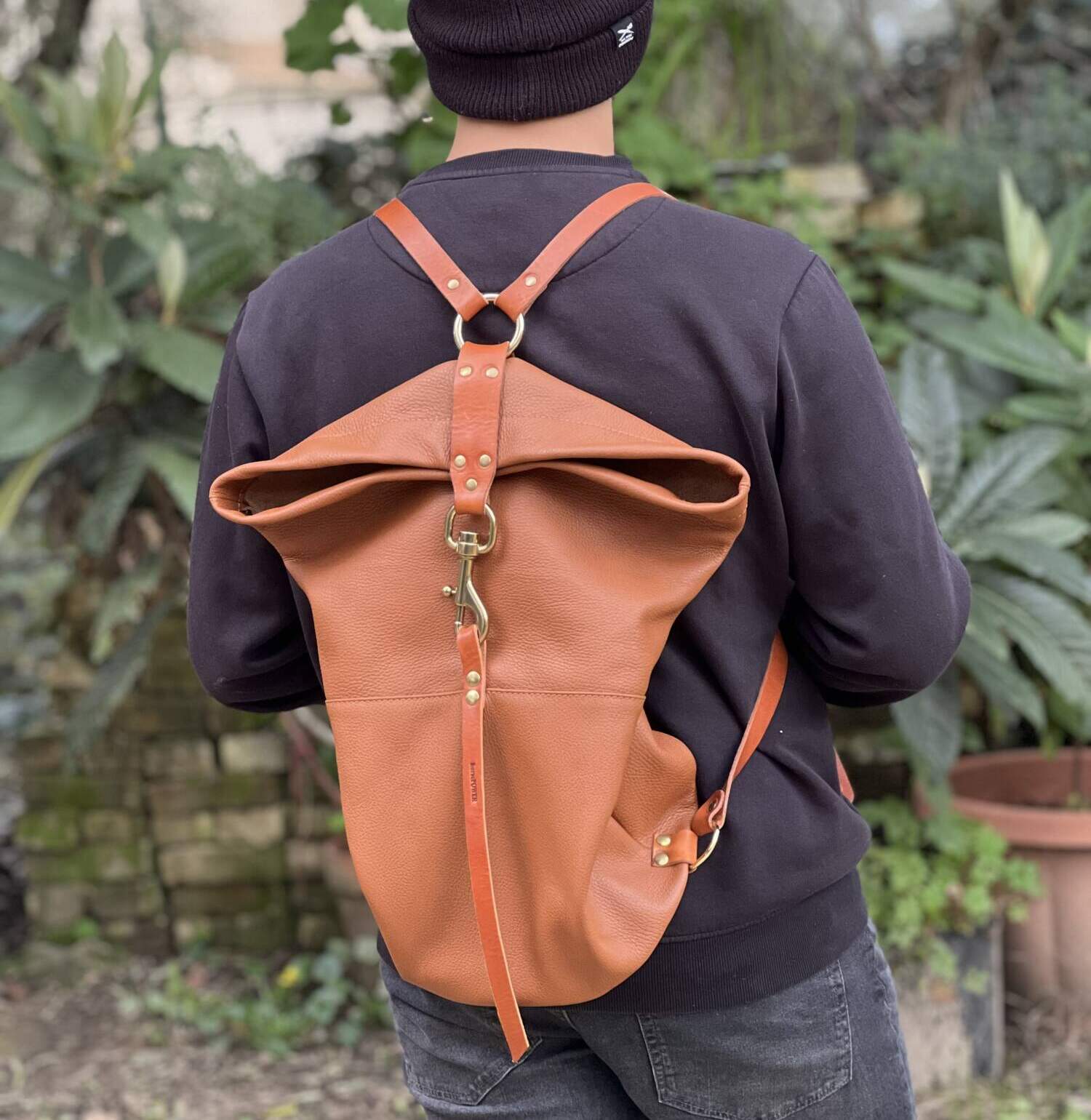 HOOK BACKPACK UNISEX  BACKPACK IN TABAC LEATHER